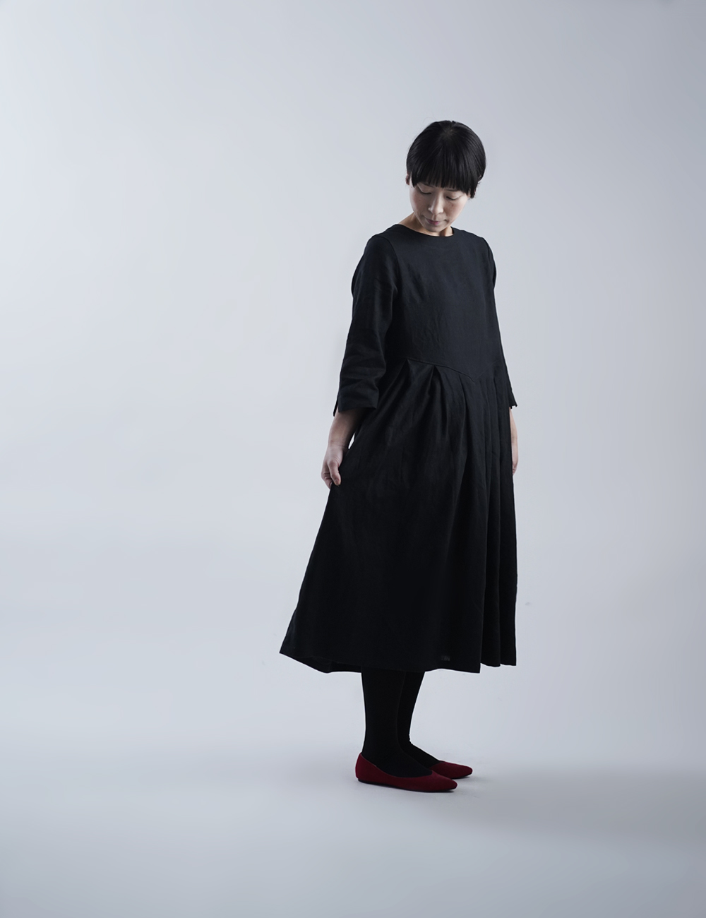 【リネンワンピース】wafu 鍵盤タックドレス / 黒色(くろいろ) a013o-bck1