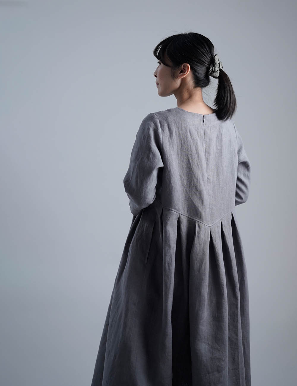 【wafu】Linen Dress 鍵盤タックワンピース 中厚地 / スチールグレー a013s-stg2