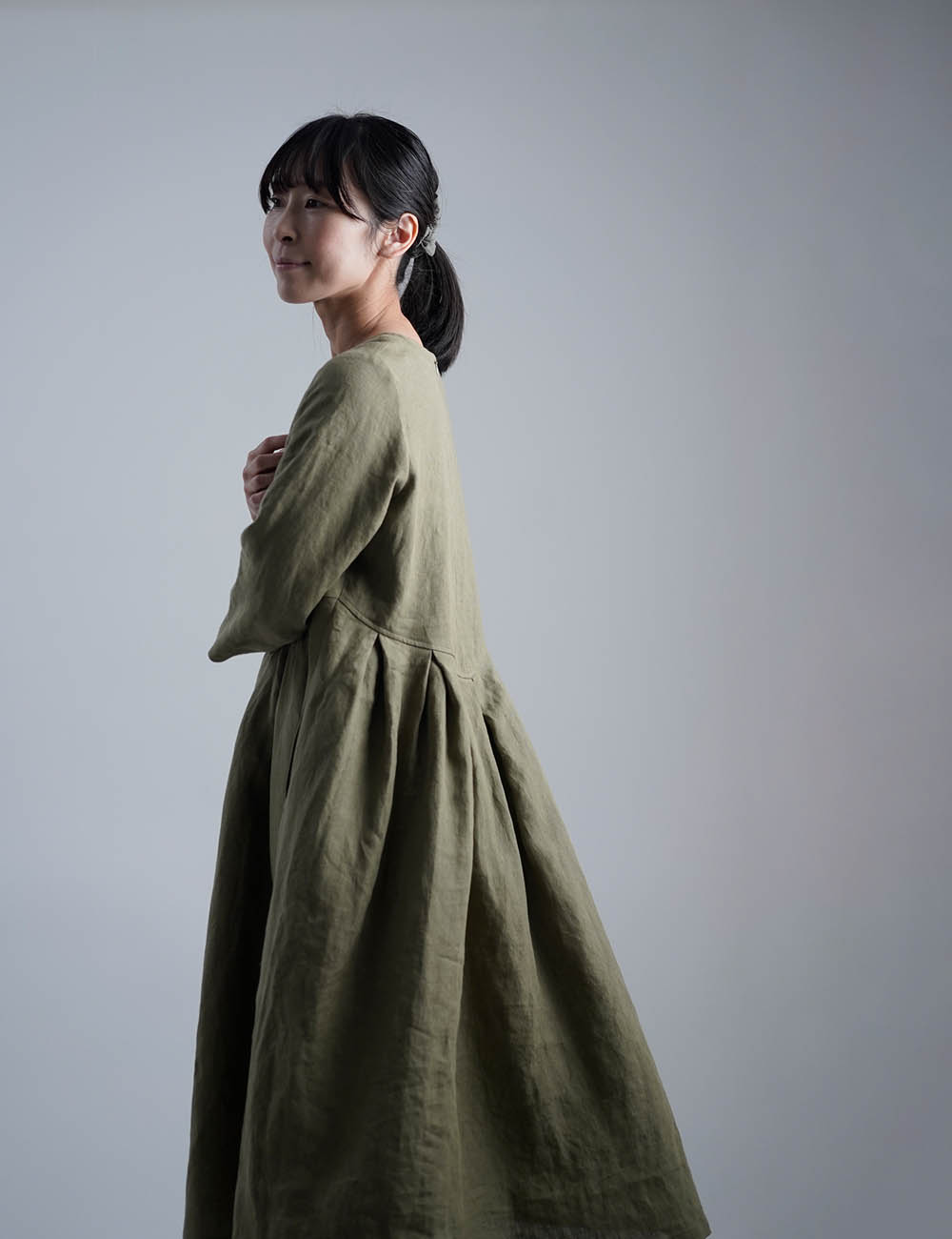 【wafu】Linen Dress 鍵盤タックワンピース 中厚地 / 柳染(やなぎぞめ) a013s-ygz2