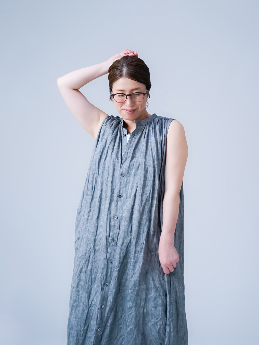 リネンドレス】ふわりとまとう リネンシャンブレー ノースリーブ