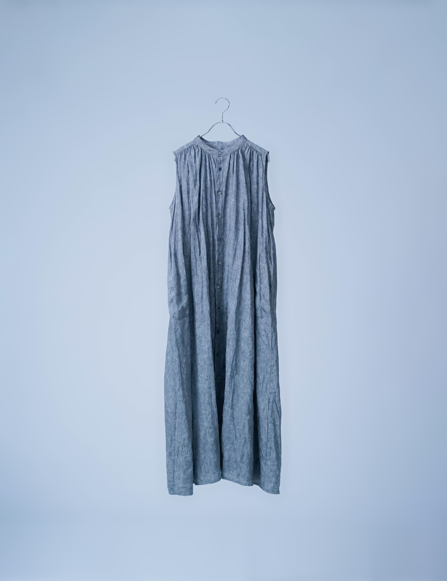 コットンリネンシャンブレー ノースリーブワンピース | BLUE