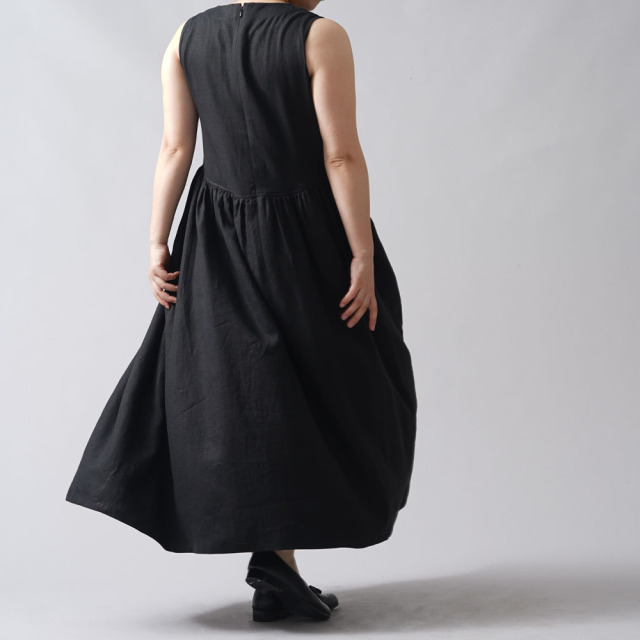やや薄地 リネンノースリーブドレス 重ね着専用リネンドレス セットアップ用 リネンギャザーワンピース/ブラック【M-L】a018a-bck1