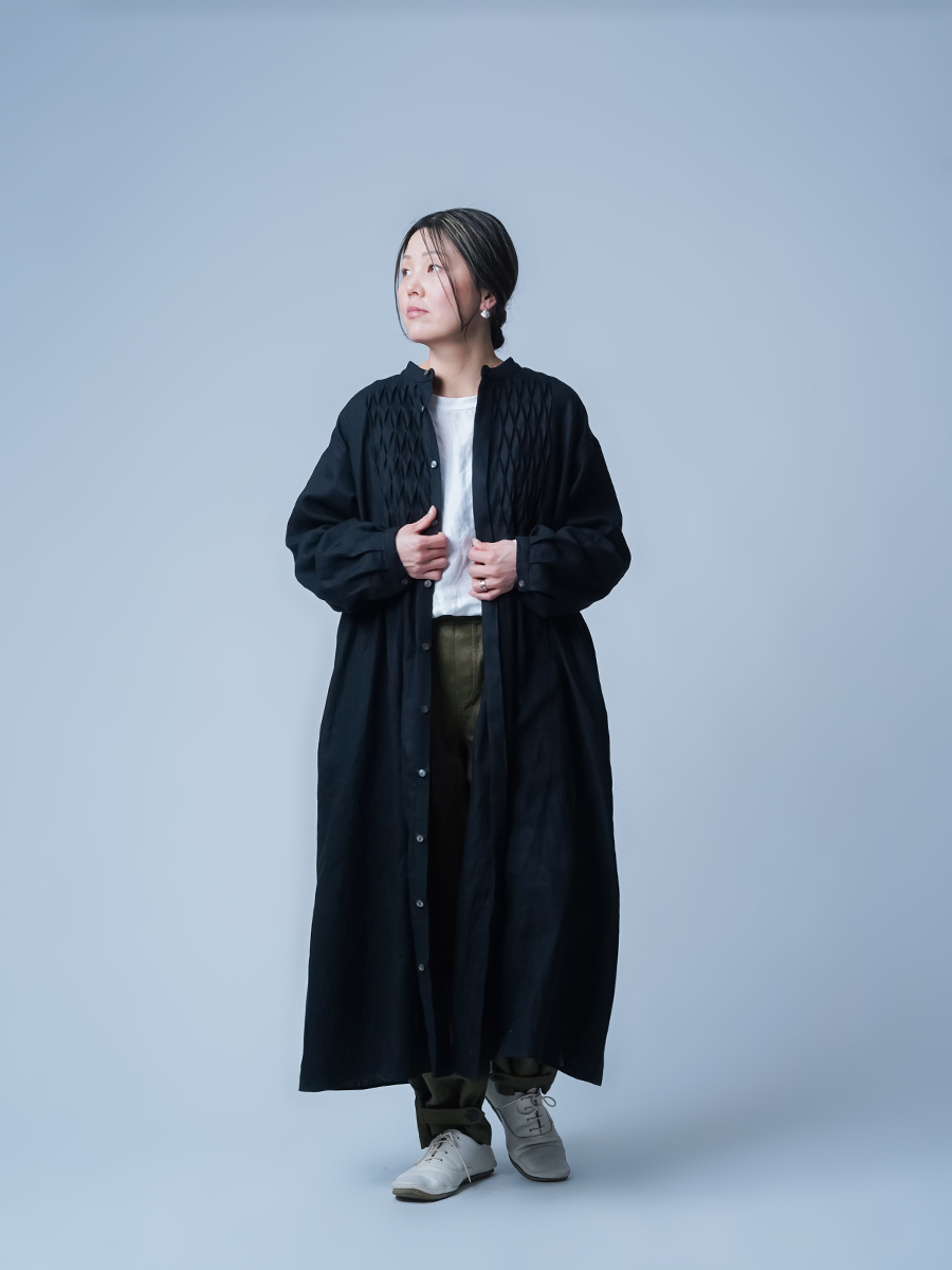 wafu ピンタック　黒 シャツワンピース 長袖 ドレス リネンドレス】袖を通すだけで背中を押される 手間ひまの快感 ピンタック