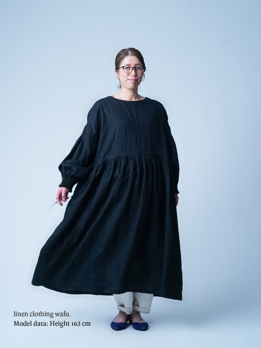 スモッキング ワンピース Ronci】時間をまとう、静かな贅沢
