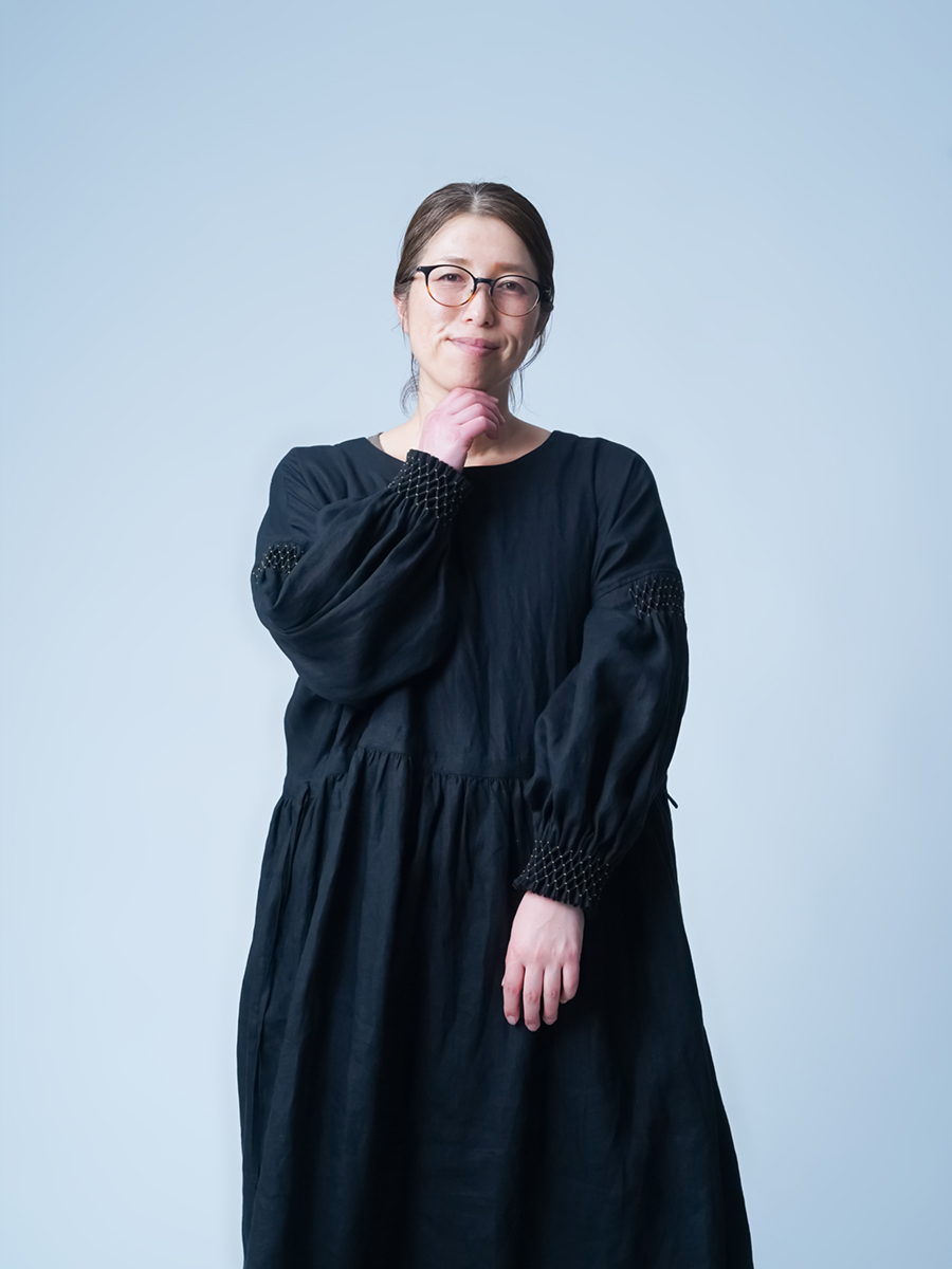 スモッキング ワンピース Ronci】時間をまとう、静かな贅沢