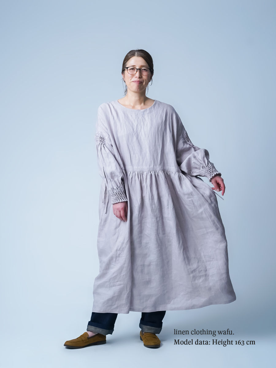スモッキング ワンピース Ronci】時間をまとう、静かな贅沢