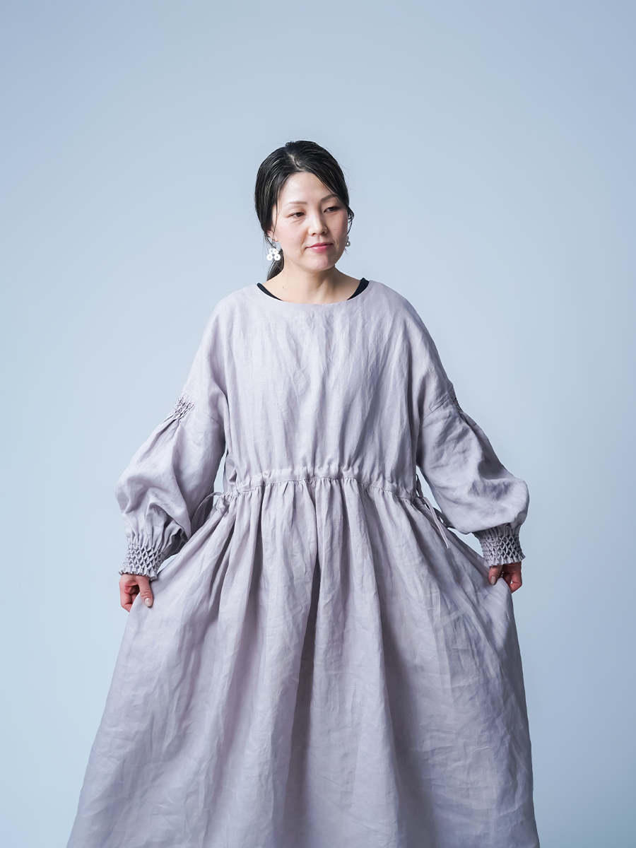 スモッキング ワンピース Ronci】時間をまとう、静かな贅沢