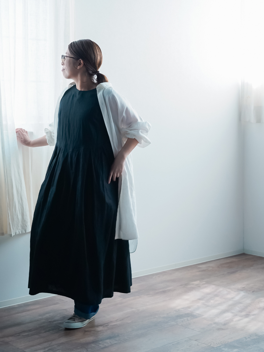 リネンワンピース】静かな主張。余韻を残す 鍵盤タック