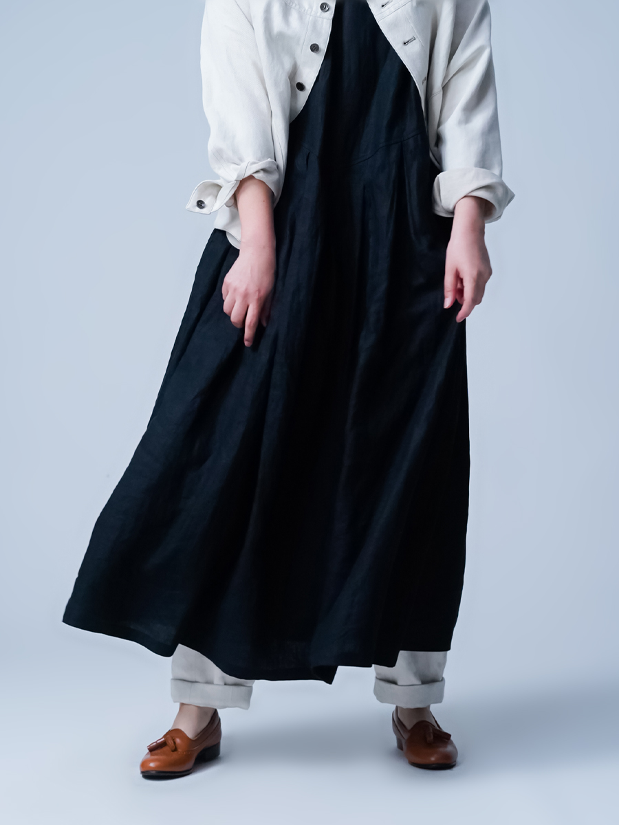 リネンワンピース】静かな主張。余韻を残す 鍵盤タックワンピース