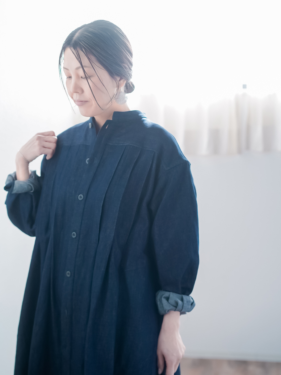 【美品】わたぬき服装/soco/ふわっと穿きやすいインディゴデニム/wafu リネンデニムワンピース】太タックの力で品よくずるい タック入り