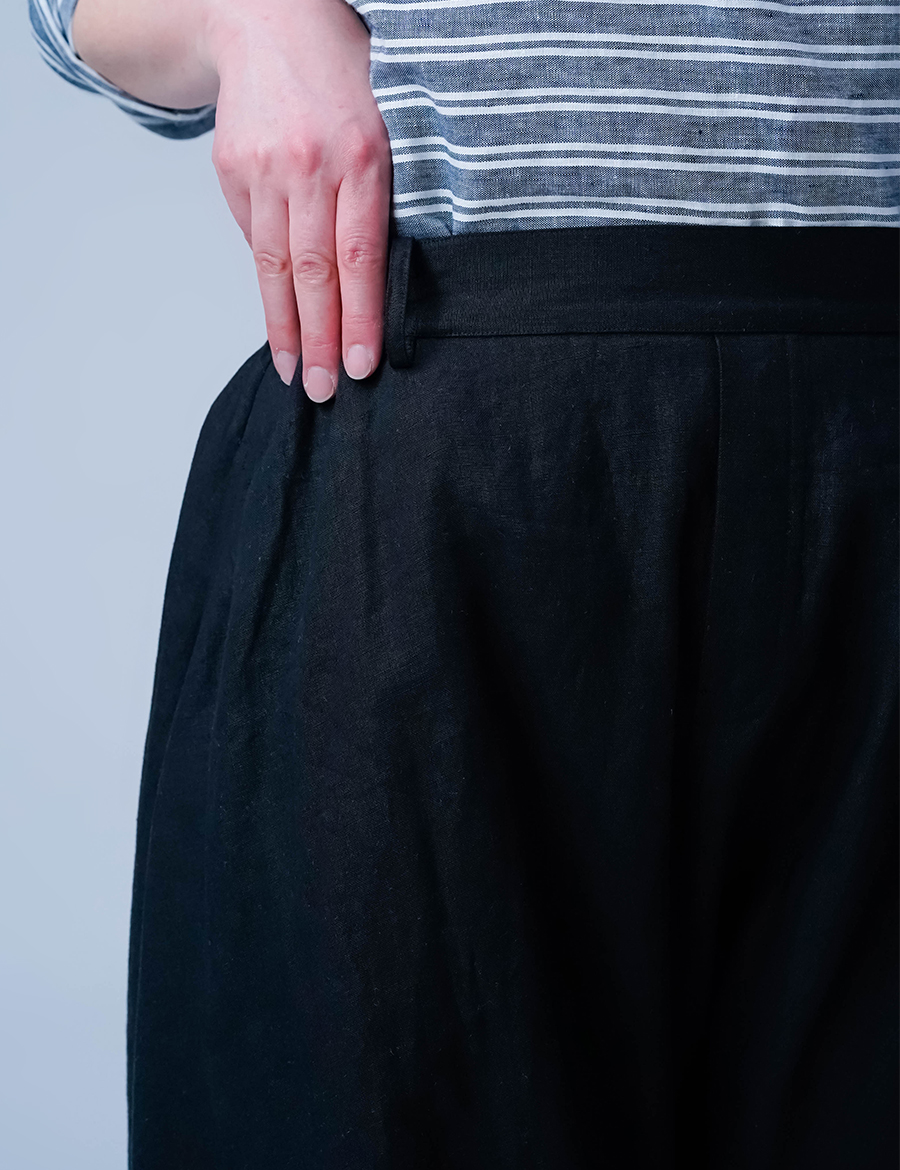 リネンパンツ】空気のように軽やかな サルエルパンツ／ 黒色