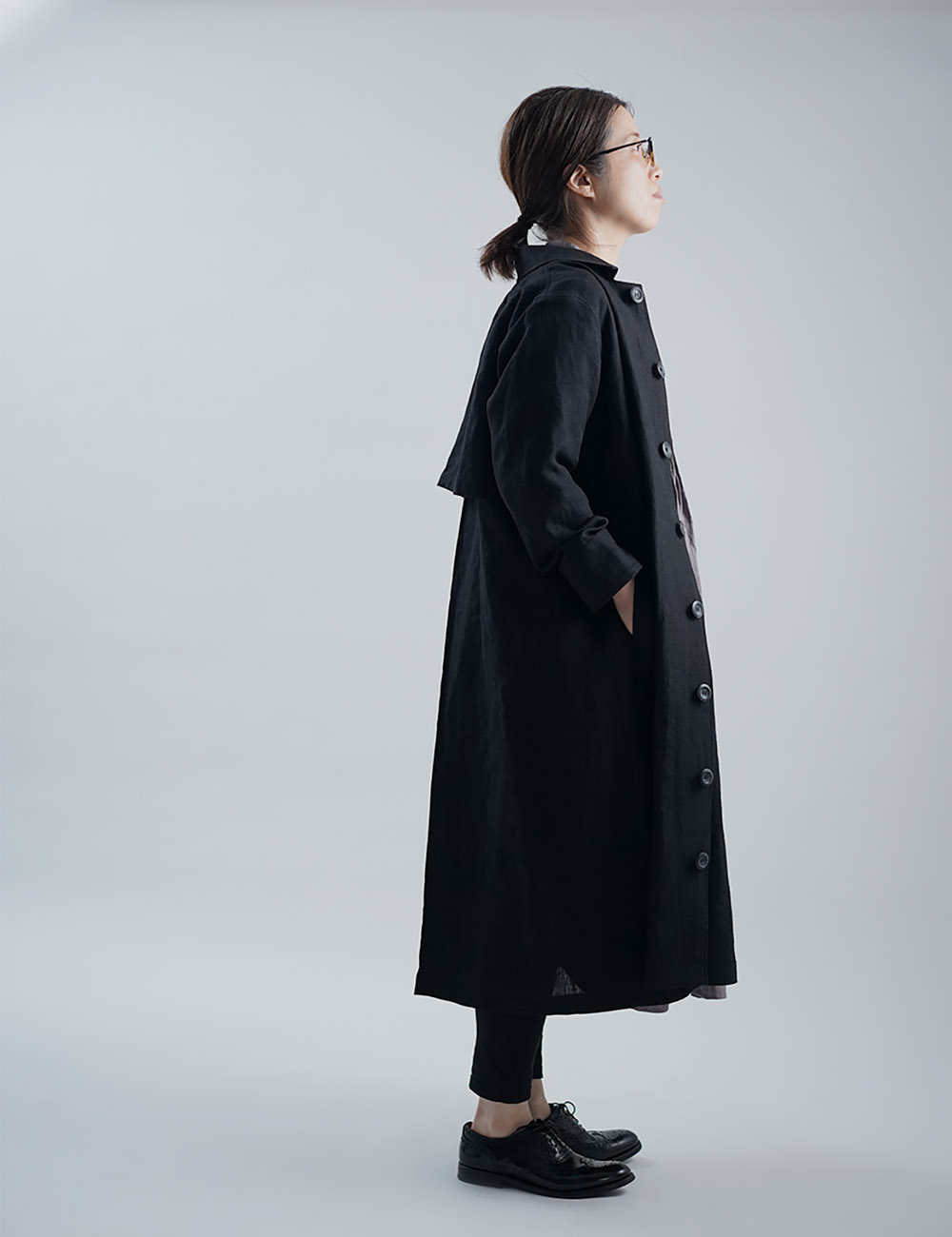 【10月30日21時～販売開始】Linen Coat ステンカラー コート / 黒色 h004e-bck2