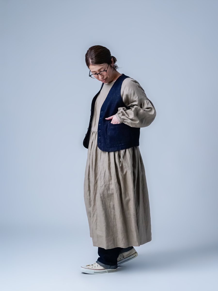 リネンデニムベスト】新たなハーモニーを生み出す リネンデニム ベスト