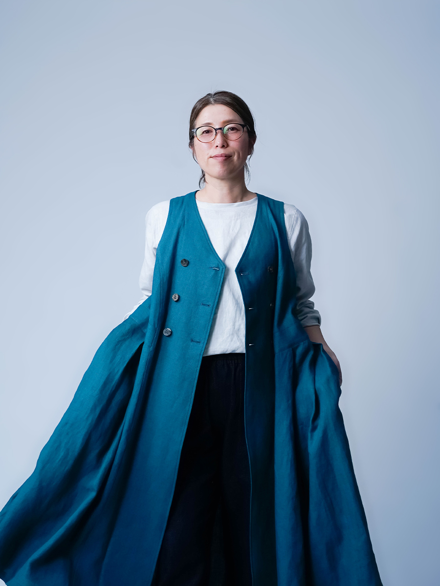 リネンジレ】隠さず整える 鍵盤タック ロング ジレ／ ラピス ラジュリ