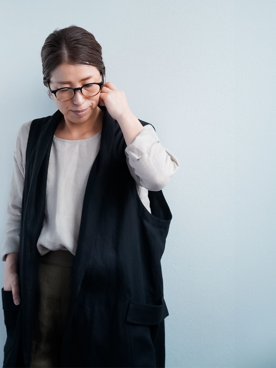 リネンジレ】ワードローブの隠れた主役 リネンロングジレ