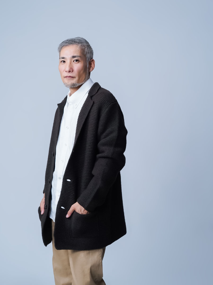 某有名メーカー品、新作最高級ヤク毛100％のサイドデザインポンチョ型