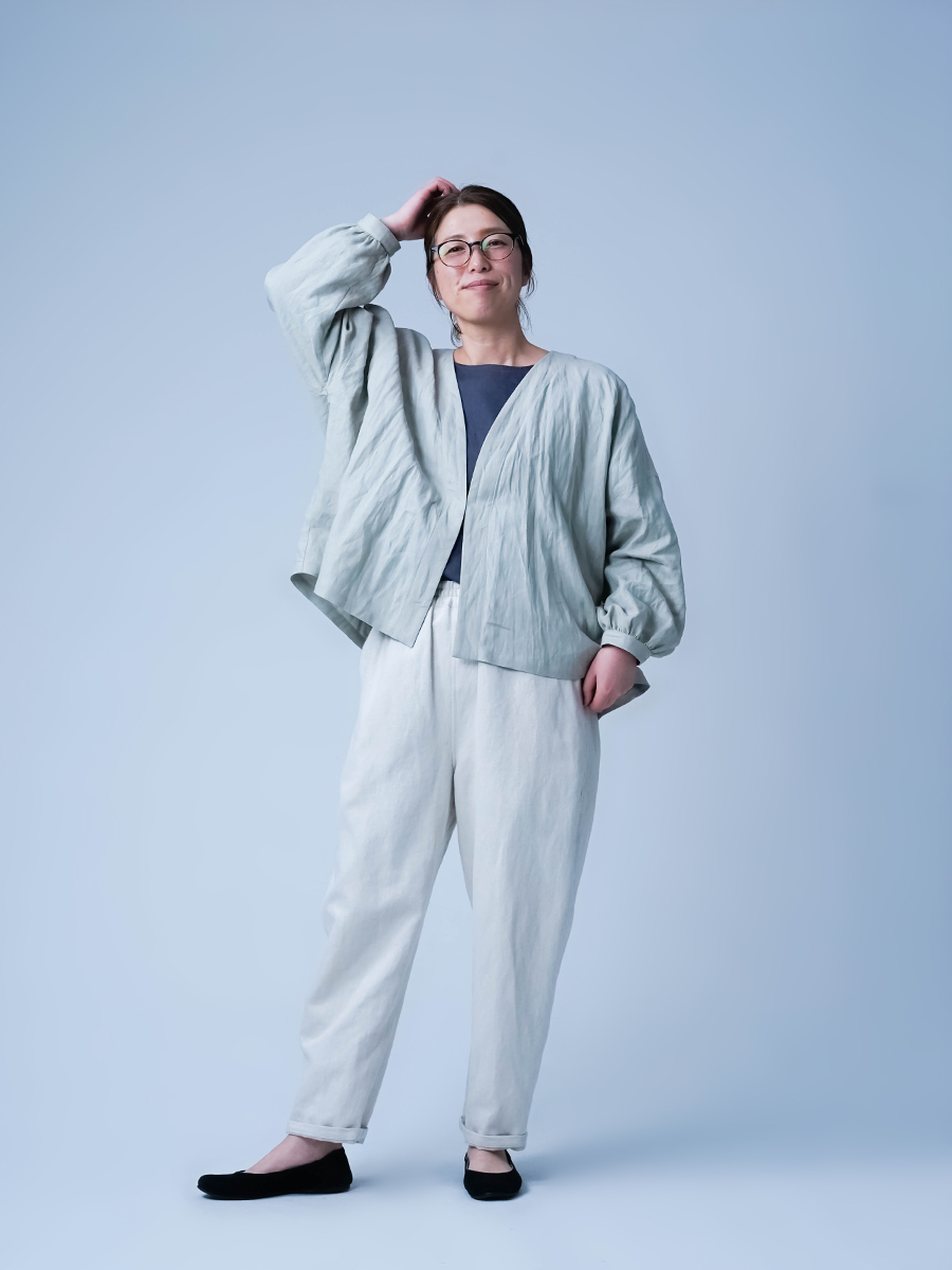 リネンカーディガン】隠すより、美しく包む。大人の可愛げ「ぽわん袖