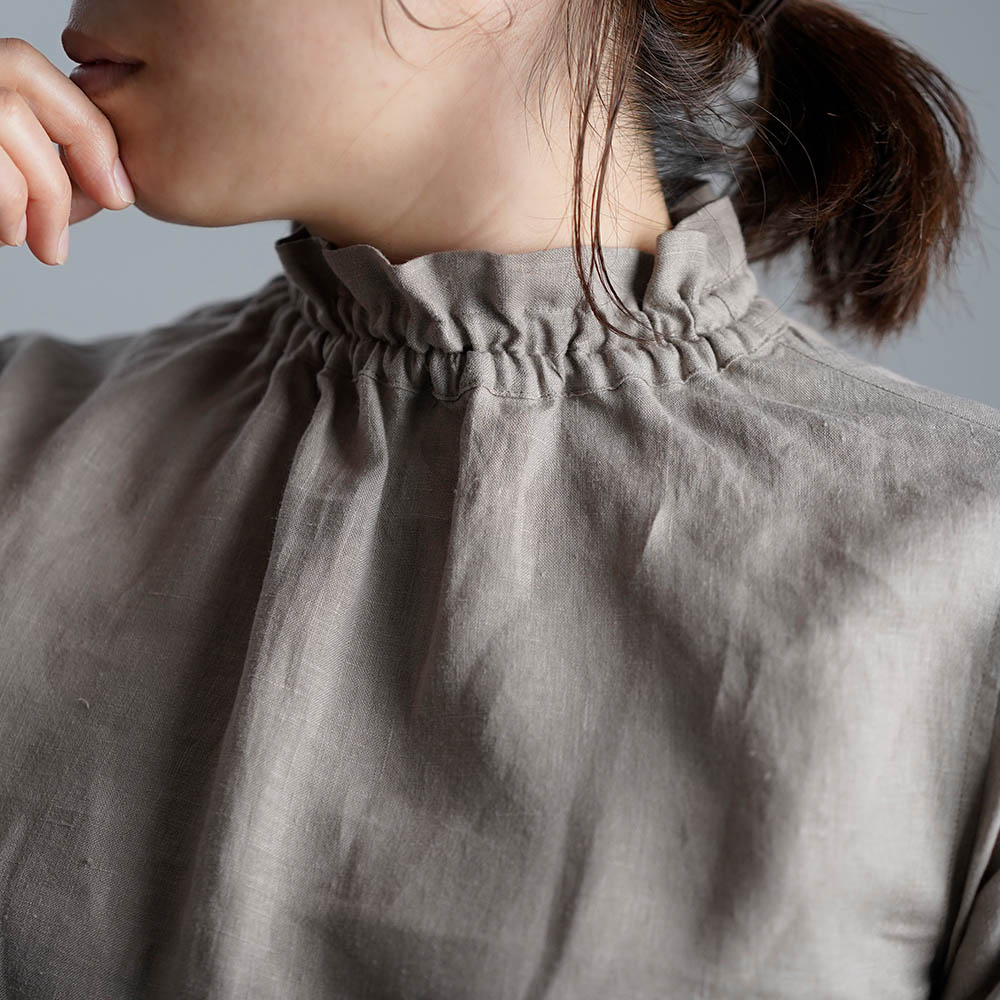【wafu】雅亜麻 Linen  Top   タートル ネック インナー  袖スリット コーデの幅が広く万能に使えます。/榛色(はしばみいろ) p014a-hbm1