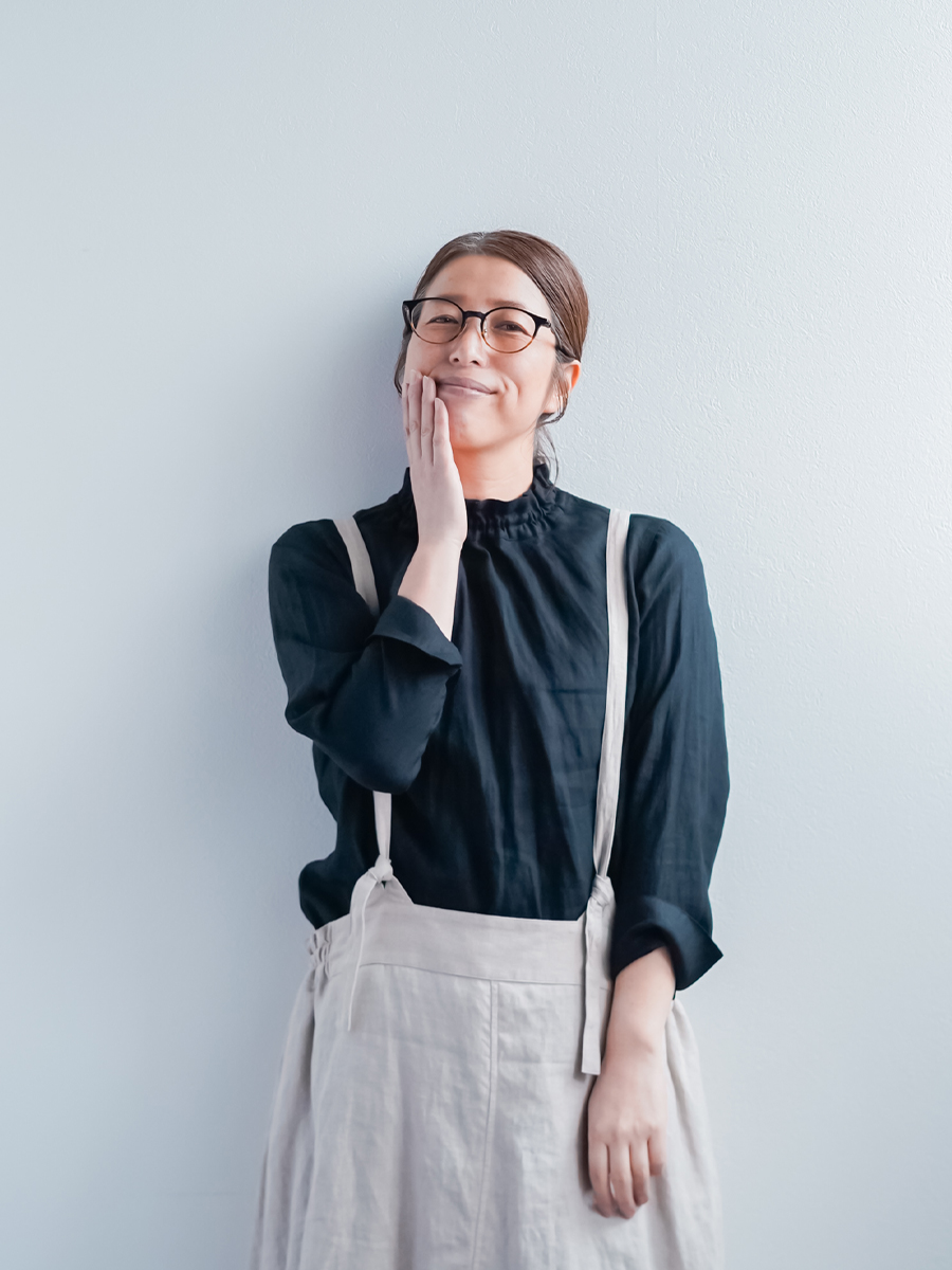 プレミアム】コーデの幅がぐっと広がる シャーリング リネントップス