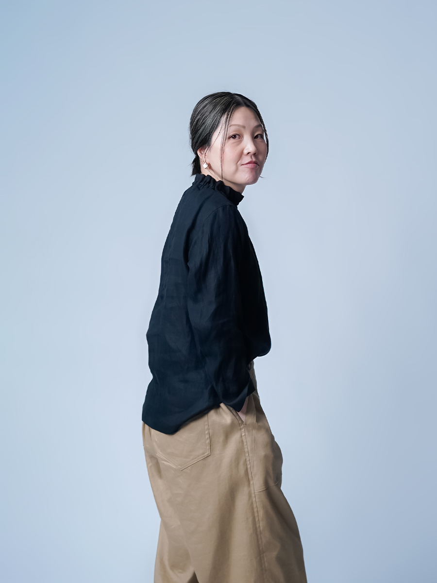 プレミアム】コーデの幅がぐっと広がる シャーリング リネントップス