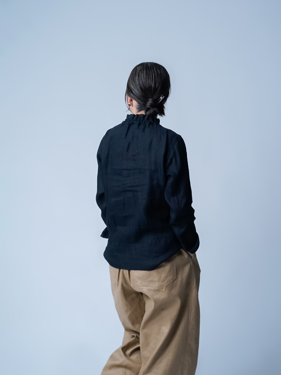 プレミアム】コーデの幅がぐっと広がる シャーリング リネントップス