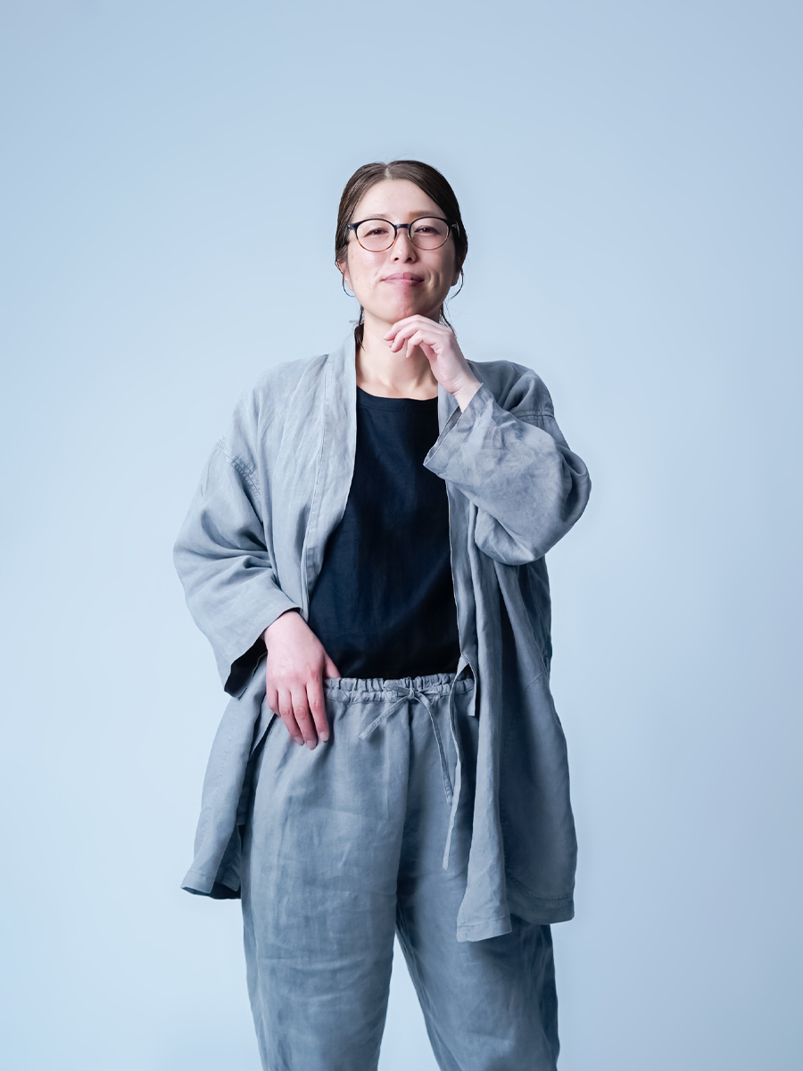 リネン作務衣】淡いゆらぎが心を整える、自然の循環を纏う 作