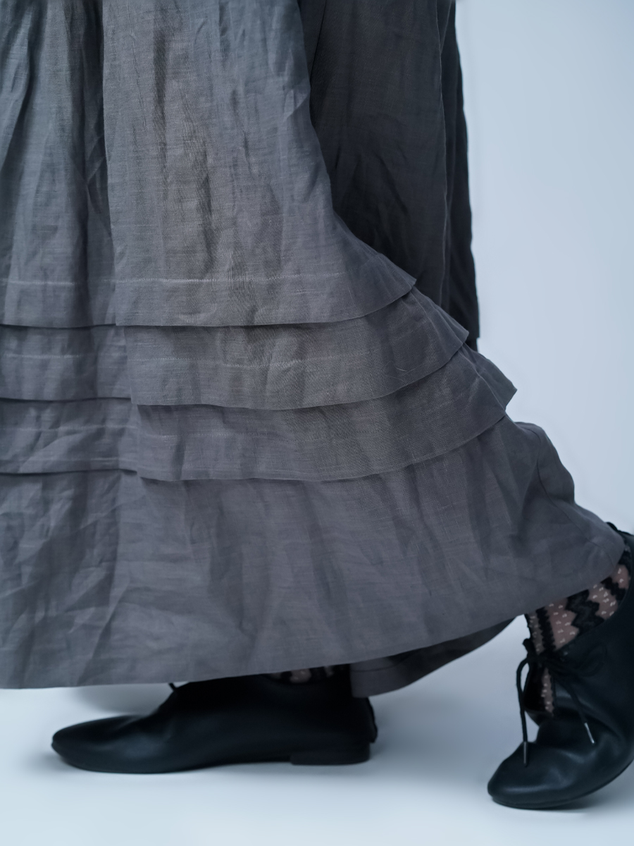 オーダーメイド　リネンのタックスカート　黒　ロング丈 オーダーメイド リネンのタックスカート 黒 ロング丈