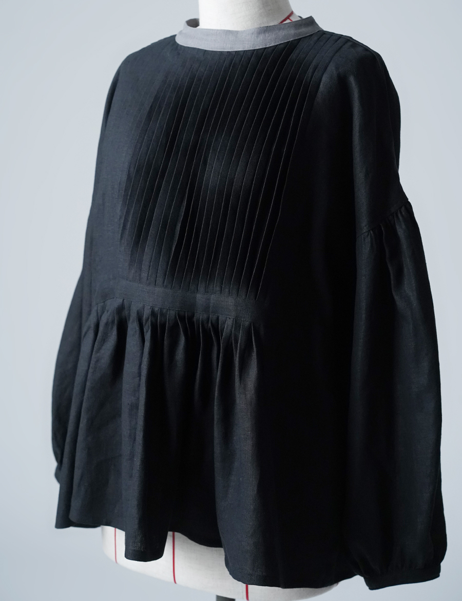 ハンドメイド　リネンのブラウス　黒 リネンブラウスの通販 | iichi 日々の暮らしを心地よくする