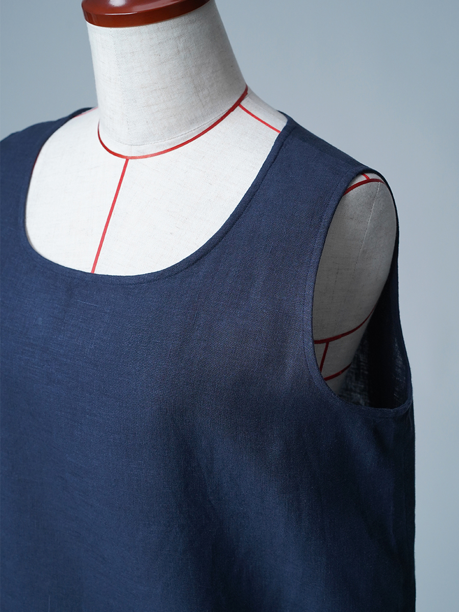 【リユース作品】リネンタンクトップ ノースリーブインナー / 紺青(こんじょう) sample-a1170
