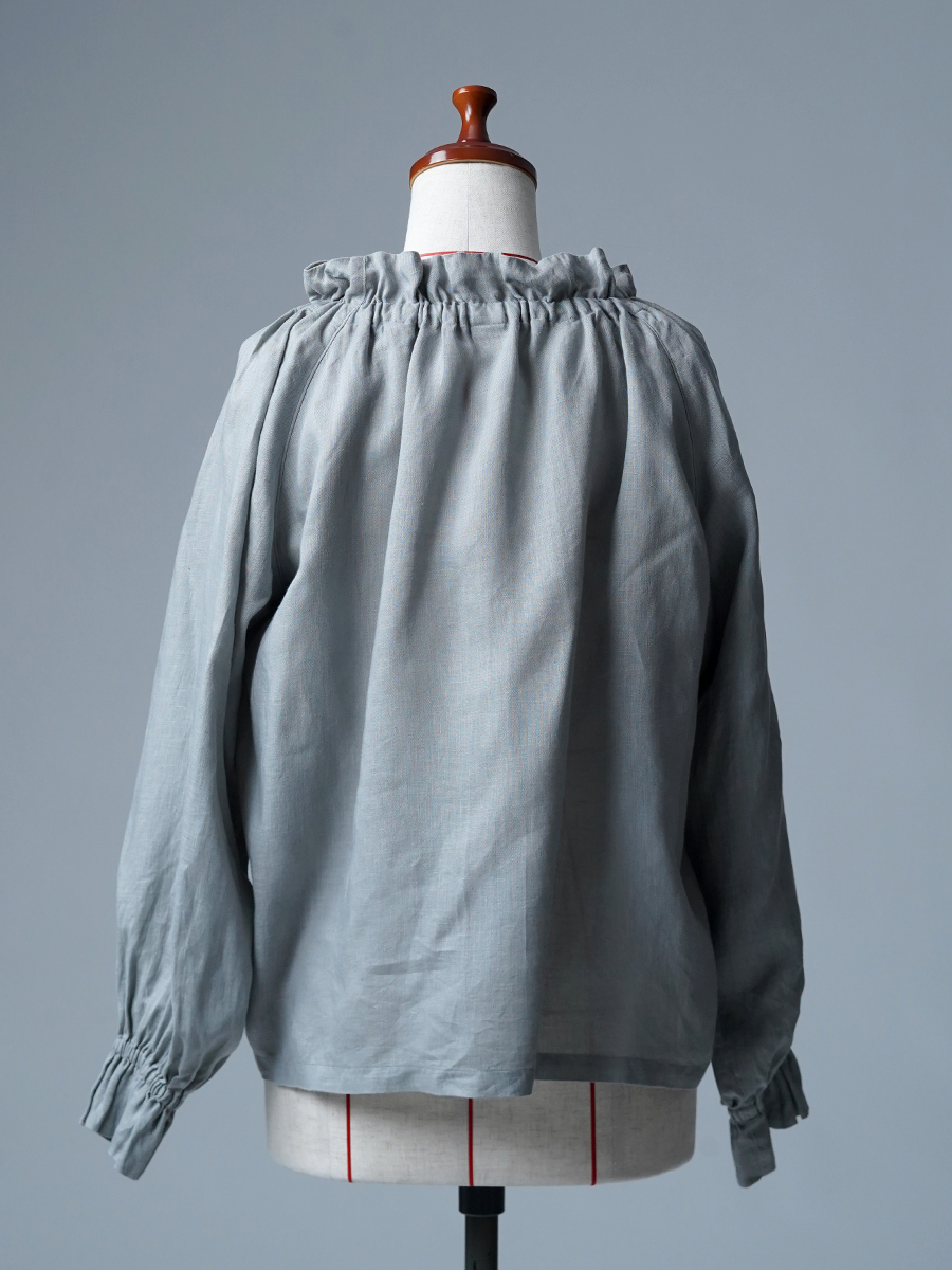 【リユース作品】リネントップス シャーリングネック ブラウス 脇汗対策(羽アリ) / 銀鼠(ぎんねず) sample-a1253
