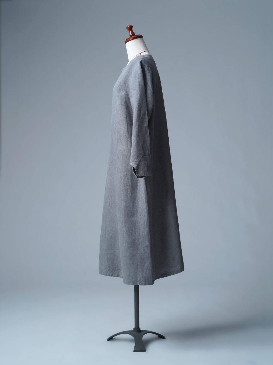 【リユース作品】リネンワンピース ロングワンピース 長袖 クルーネック / 鈍色(にびいろ) sample-a1268