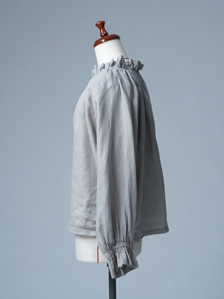 【リユース作品】リネントップス シャーリングネック ブラウス 脇汗対策(羽アリ) / 銀鼠(ぎんねず) sample-a1291