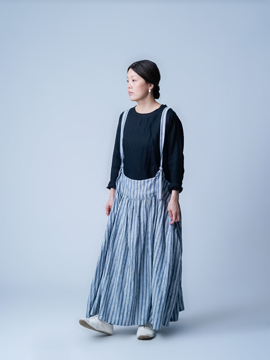 リネントップス】無言が語る、素材と設計の自信 ラグランスリーブ