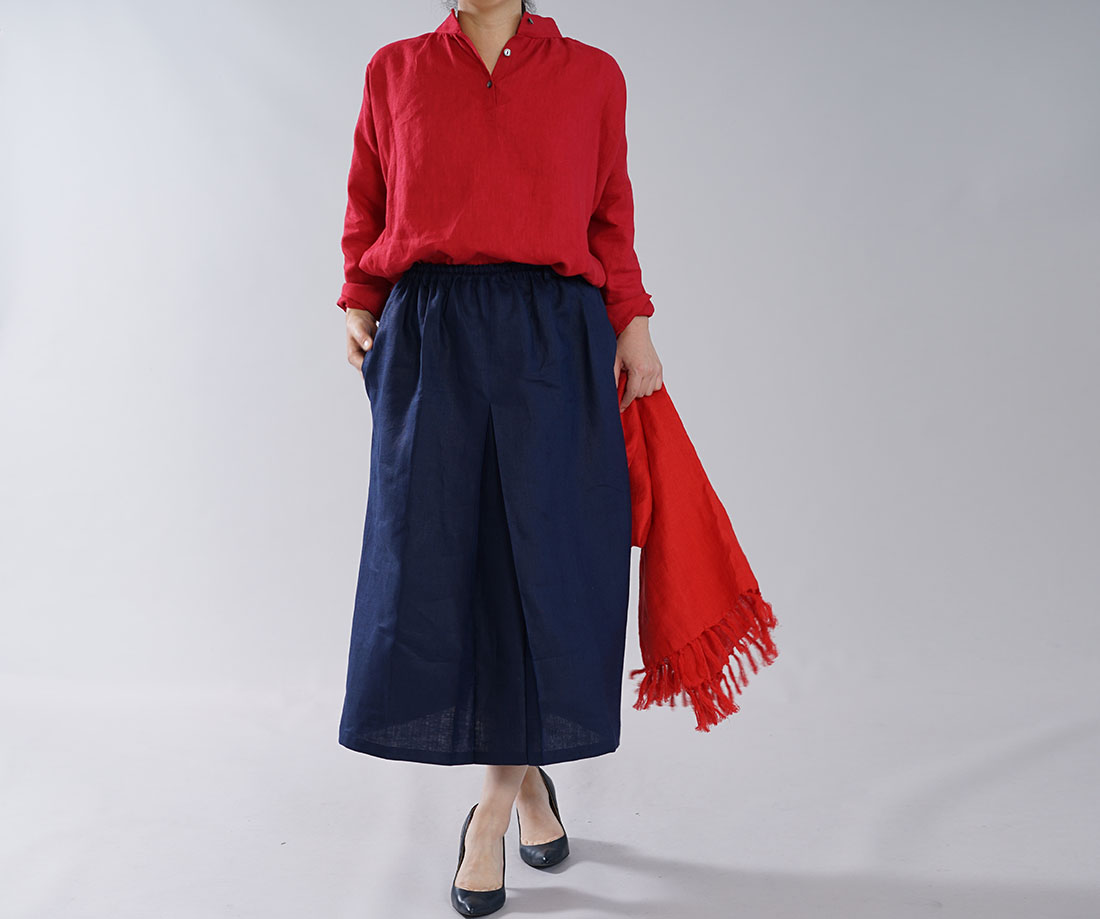 中厚 リネン ブラウス スタンドカラー ドロップショルダー シンプル 長袖 シャツ チュニック / レッド シャツ ブラウス スタンドカラー ハイネック 襟付き 長袖シャツ 長袖 長袖ブラウス トップス カットソー リネン 麻 リネントップス 麻トップス リネンブラウス リネンシャツ 無地 無地シャツ 無地ブラウス 赤 赤色 レッド シェルボタン 貝ボタン スキッパーシャツ スキッパーデザイン トレンド 旬 着こなし 春 夏 秋 冬 レディース wafu 新作