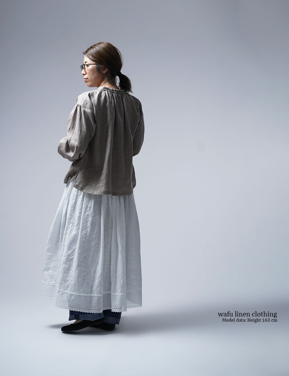 【wafu】Linen blouse ギャザード・ネック アンティークブラウス / 空五倍子色(うつぶしいろ) t013e-ubs1