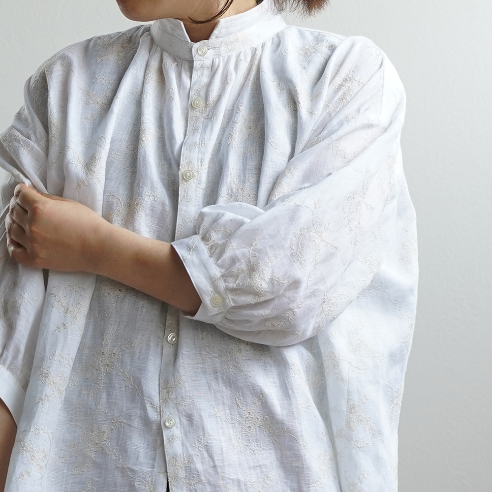 【wafu】石川県産 刺繍リネン ブラウス スタンドカラー やや薄地/ホワイト t015b-hgs1