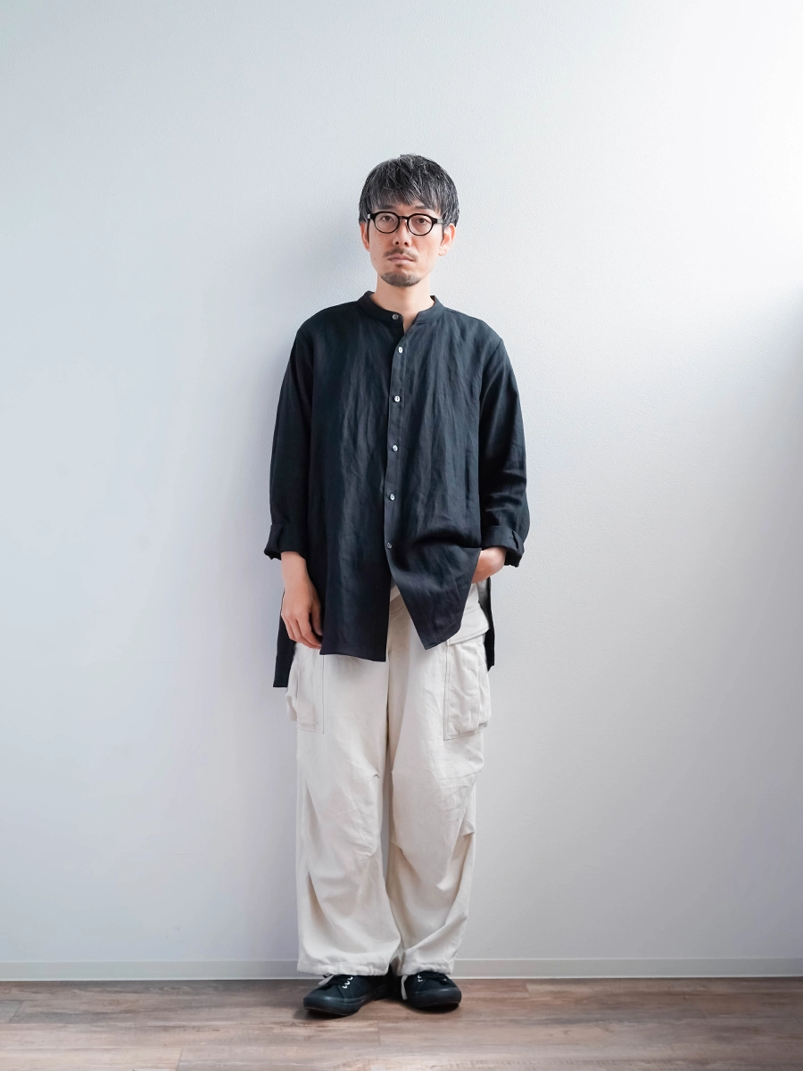 リネンシャツ】首のラインに沿う美しい！ バンドカラー ロングシャツ