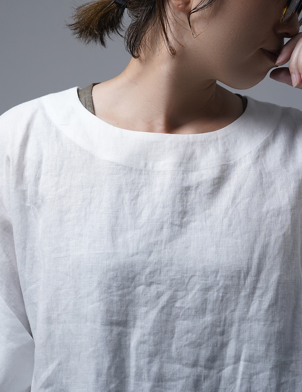 【リネントップス】風が通る ロールアップTシャツ / 白色 t041k-wht1