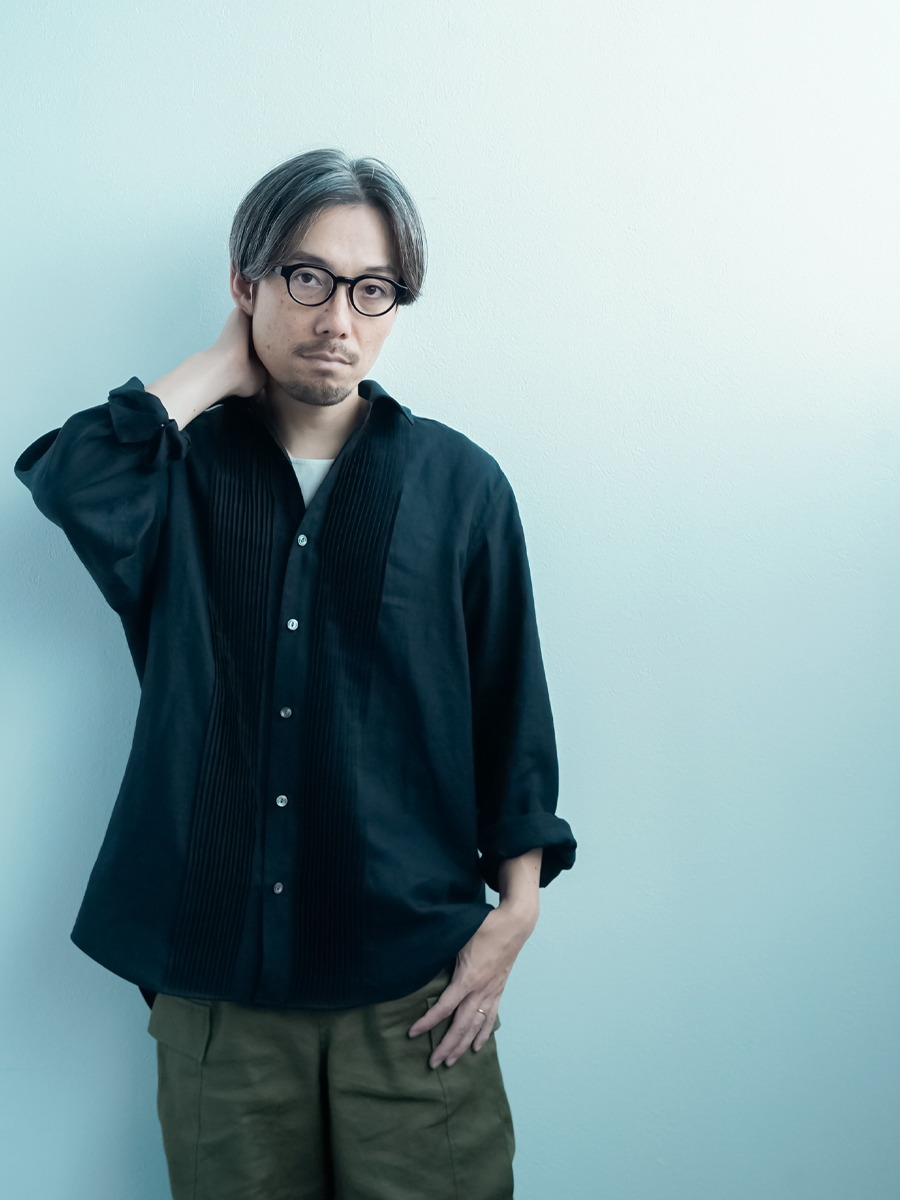 リネンシャツ】情熱を秘めた リネンピンタック メンズシャツ ／ 黒色