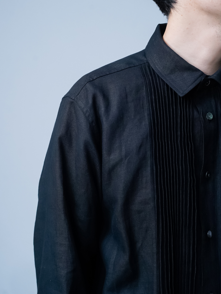 リネンシャツ】情熱を秘めた リネンピンタック メンズシャツ ／ 黒色