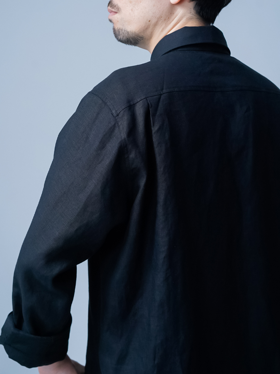リネンシャツ】情熱を秘めた リネンピンタック メンズシャツ ／ 黒色