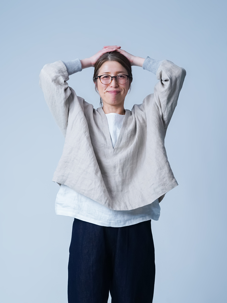 プレミアム】あの名作がVネックに 顏まわりが軽く見える シン・よしこT