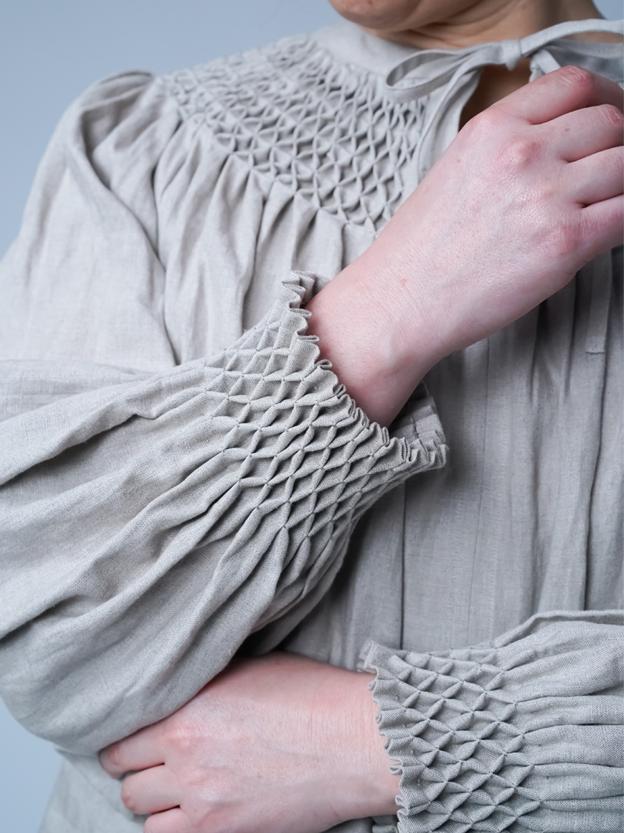 garment art】時間を纏う。スモッキング ブラウス ガーメントアート