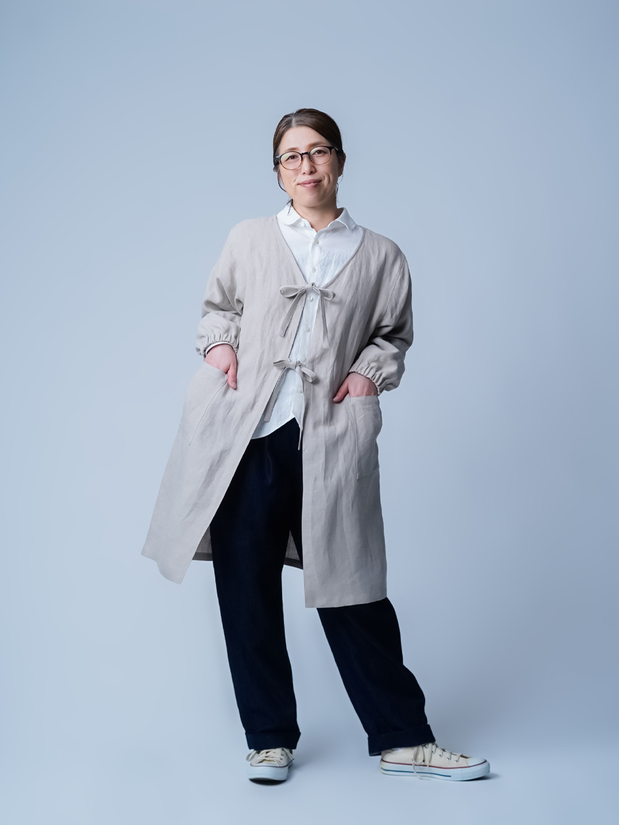 リネン割烹着】着る人が選ぶ使い方が正解、暮らしに合わせる道具 2way 割烹